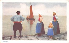 A754 Netherlands Marken Sailing Boat Traditional Costume Family Ethnic postcard