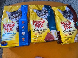 meow mix bag