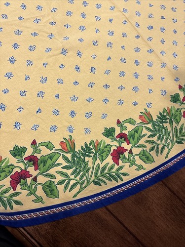 williams sonoma round Yellow Spring tablecloth 70” - Picture 4 of 5