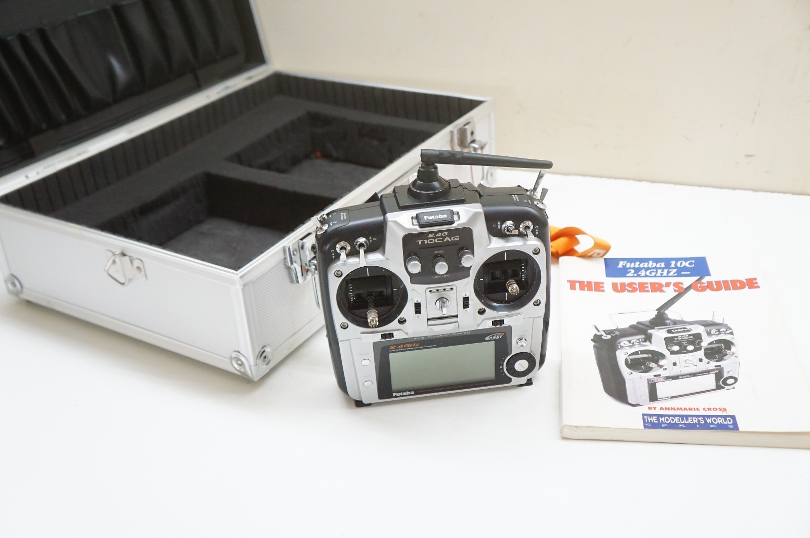 Futaba T10CAG 10-Channel 2.4GHz FASST Radio Transmitter RC Airplane/Heli w/ Case