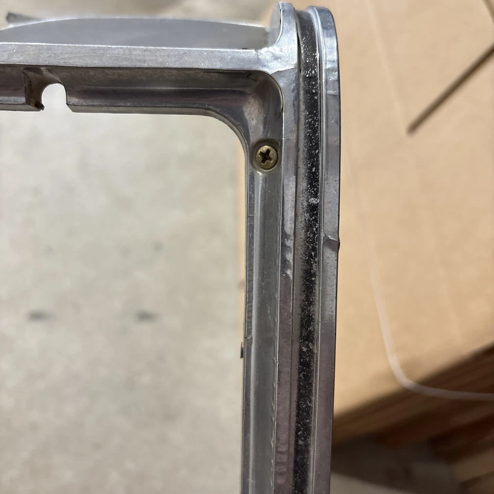 Olds 88 1976 Custom Cruiser Head Light Bisel LH Trim Eighty Eight OEM 551761 76 Foto 4 de 4