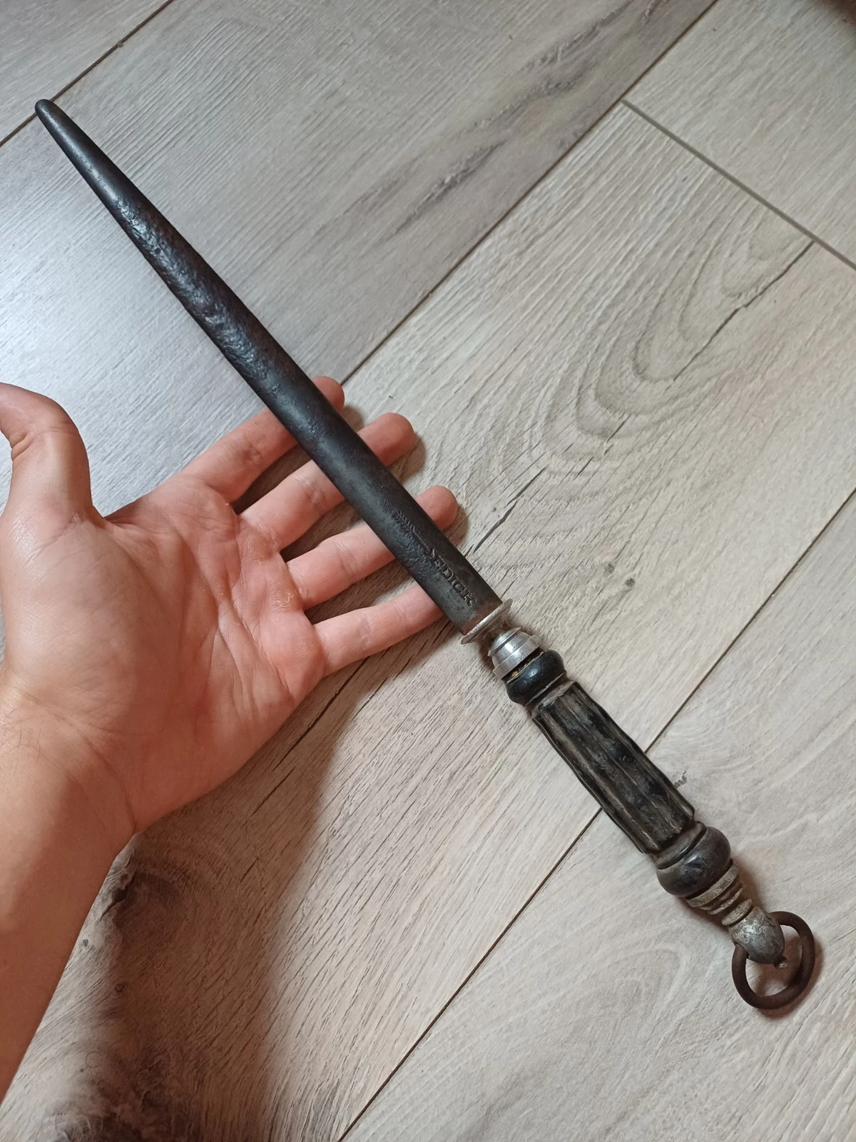 VTG RARE FLAT EARLY 1900s F.DICK BUTCHER KNIFE SHARPENER HONING STEEL ROD CHEF
Opens in a new window