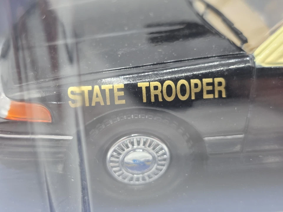 Code 3 Florida State Trooper Police Car Chief's Edition 1:24 Die Cast Model Rare - Image 4 of 4