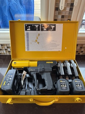 REMS TECHNOLOGY LI-ION PLUS AKKU PRESS CRIMPER KIT W/ 3 TONGS, 2 BATTERIES R110G