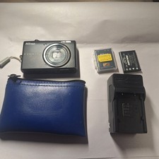 Nikon Coolpix s570 Digital Camera 3 Batteries,Case,Charger,Memory Card Perfect!