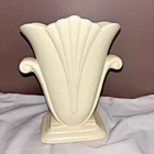 Red Wing Ceramic Pottery Tulip Vase #886 Mi-20th Century Design Art Deco