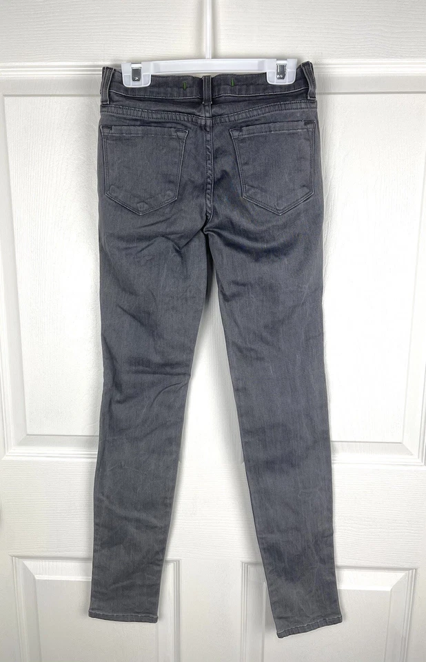 Pantalones vaqueros grises talla 10 marca J para niñas Foto 2 de 4