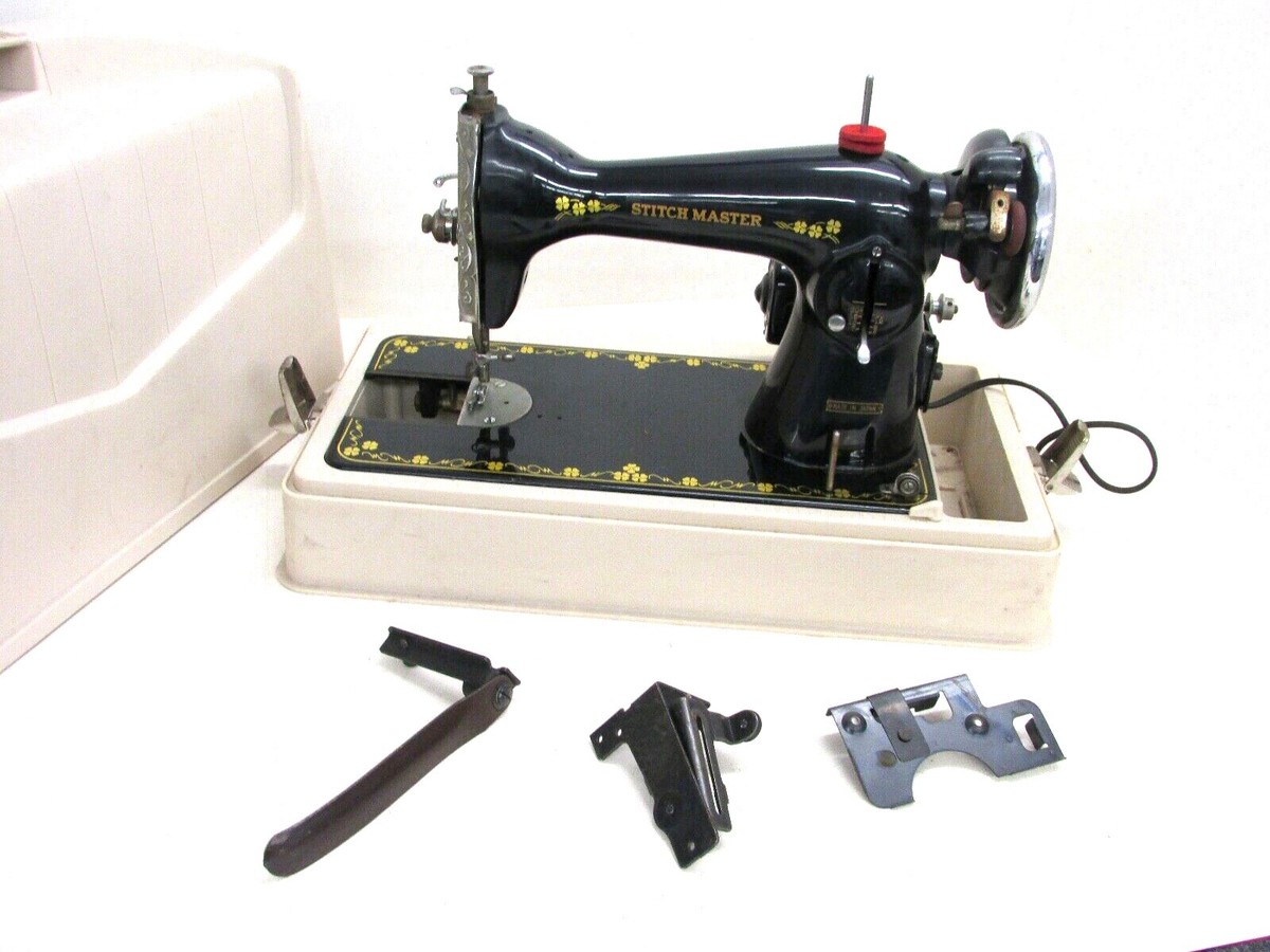 VINTAGE MONTGOMERY WARDS STITCH MASTER SEWING MACHINE IN