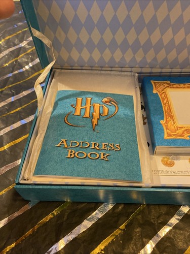 Harry Potter and the Sorcerer's Stone : Stationery Kit by Louise Bova (Kit) - Picture 4 of 10