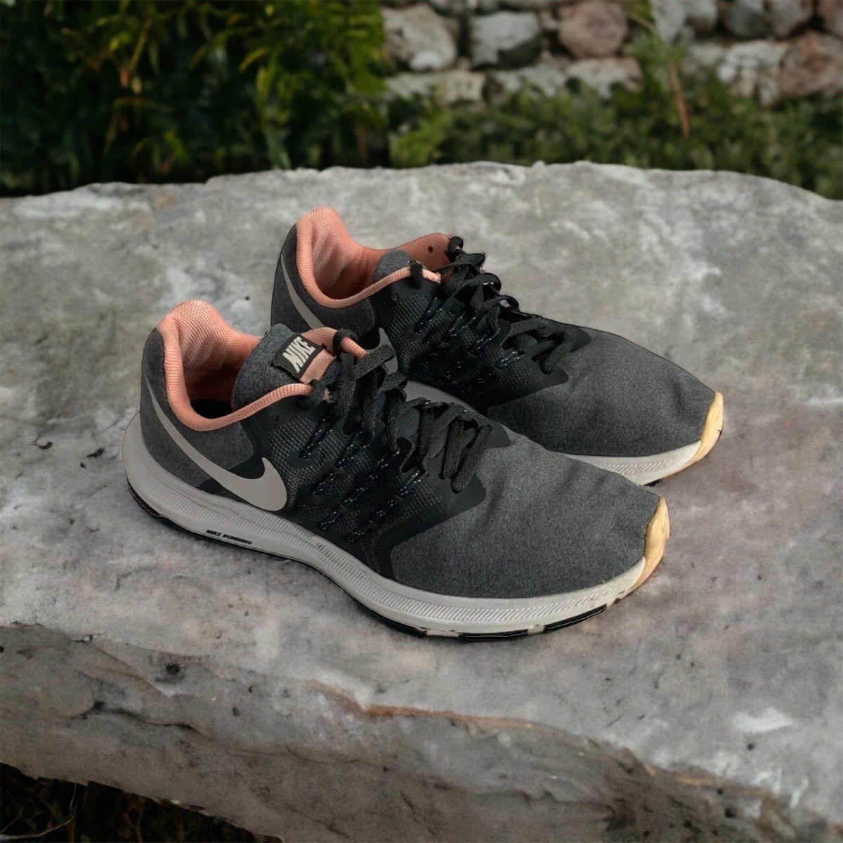 Nike Womens Shoe Size Swift 909006-016 Running Shoes Gray Pink