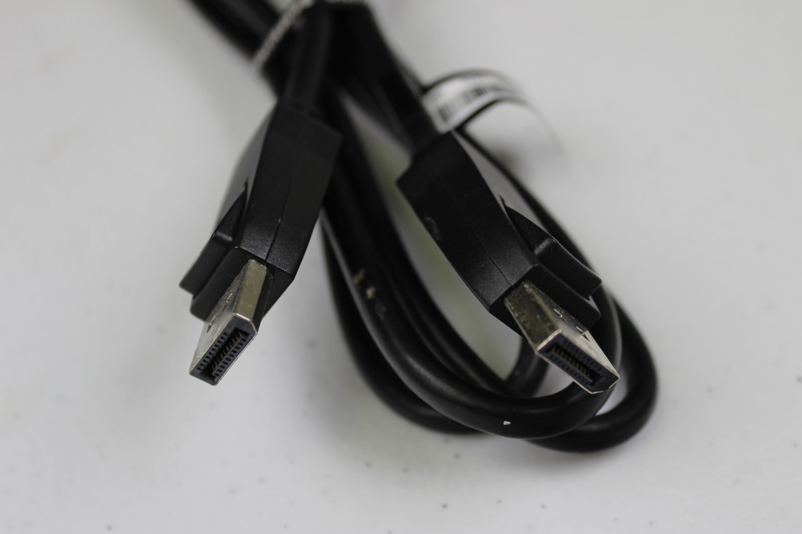 Samsung 4ft DisplayPort Cable for High-Speed Connectivity