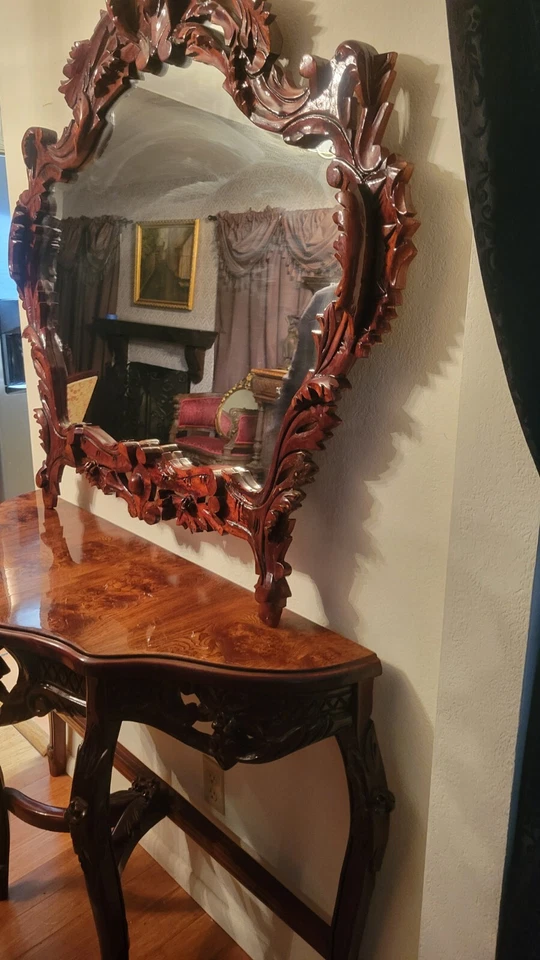 Mesa consola vintage hecha a mano y espejo tallado Foto 3 de 4