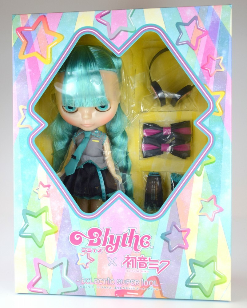 Neo Blythe x Hatsune Miku CWC Exclusive Eclectic Super Idol