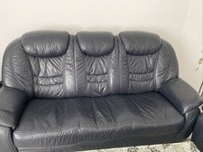 Ein Sessel, Zweisitzer und Dreisitzer Sofa