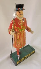 Beefeater Gin 17" Bar Display Yeoman of the Guard ca. 1970s Wood Base Kobrand