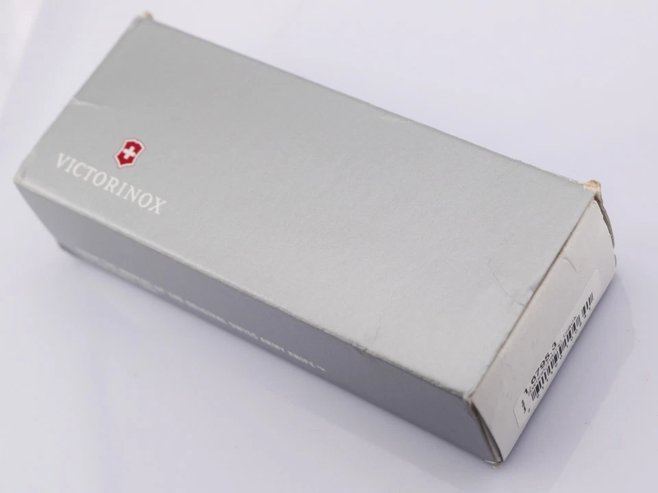 Faca Victorinox Swiss Army multi-ferramenta SwissChamp Swiss Champ preta 1.6795.3 - Imagem 4 de 4