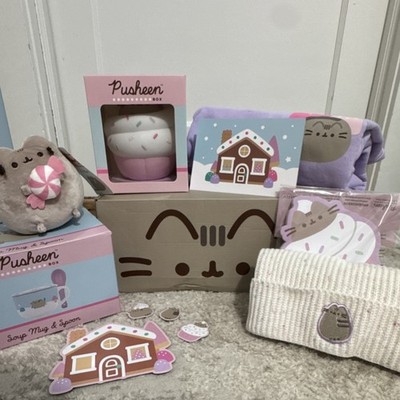Pusheen Exclusive Collectible Box Set Winter 2025