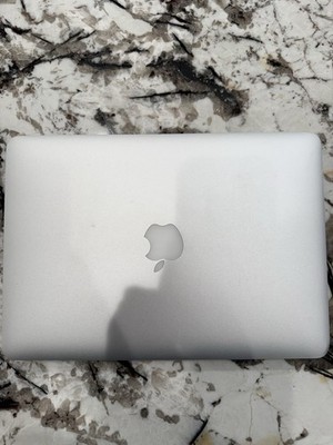Apple MacBook Pro Retina 13.3'' Early 2015 i5 2.7GHz 8GB SSD Iris 6100 Silver