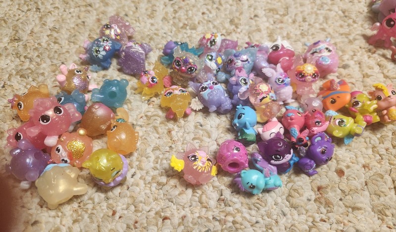 Mixed Lot Plastic Small Toy Figures Assorted Colors 10+ Pieces Unboxed