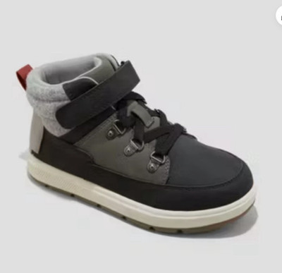 Cat and Jack Kendrick sneaker boot - boys size 5