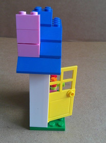 Lego Friends House Set #5560 without Pink Bucket  (100% complete)