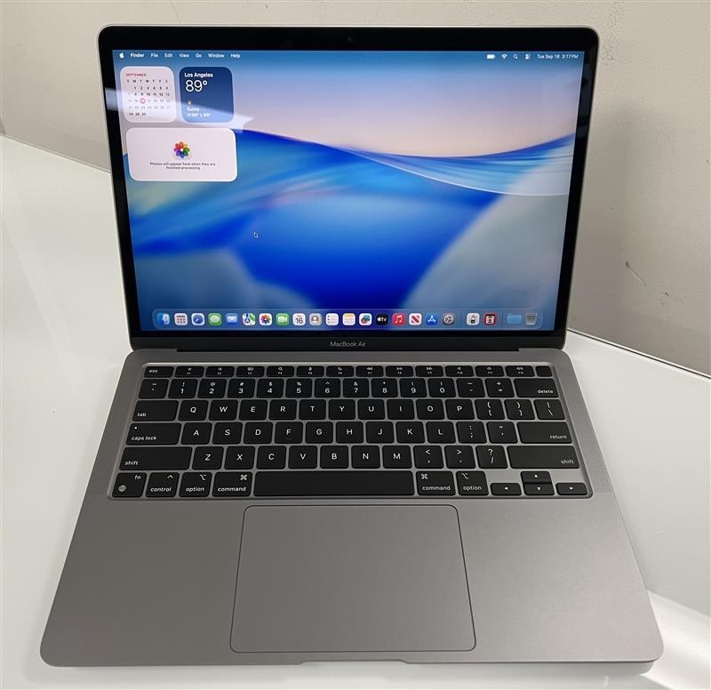 Apple MacBook Air M1 8 CPU/GPU 13