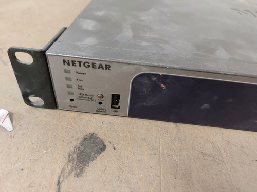Netgear ProSafe GS728TPP V2 24-Port Gigabit Smart Switch Poe + 4SFP Ports - Afbeelding 4 van 7