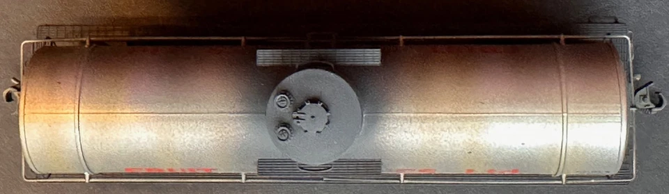 Coche cisterna escala HO calidad vino decorado a mano/desgasteado por Howard Zane Foto 3 de 4