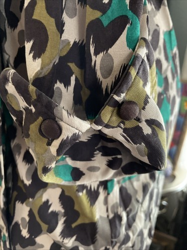 Diane von Furstenberg Vintage Y2K 100%Silk Wrap Dress Sz 2 Jungle Print - Picture 13 of 22
