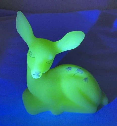 Fenton Custard Uranium Vaseline Glass Glowy Deer Figurine w/ Blue & White Flower