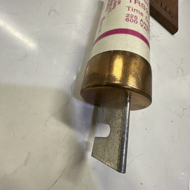 Fusible à Retard Ferraz Shawmut TRS225R 225A 600V - Tri-onique, Retard, Pour Usage Industriel Intérieur