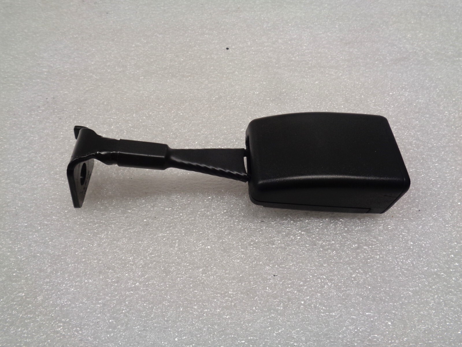 14-17 Maserati Ghibli Rear Left Driver Seatbelt Seat Belt Buckle OEM AK2308334