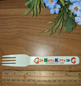 R A R E !!    Sanrio Tokyo Japan 1996 HELLO KITTY WHITE FORK w HEARTS & BOUQUETS