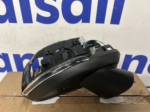 VOLVO XC40 O/S RIGHT MIRROR BODY 2018 - ONWARDS BRAND NEW GENUINE 31477684