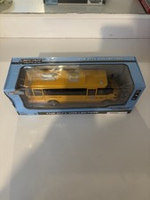 1:24 School Bus Toy, Die Cast Pull Back 9'' Model Cars, with Lights & Sounds