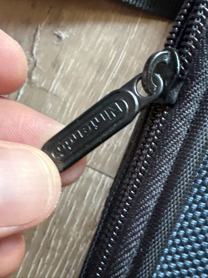 Nintendo Gameboy Travel Carrying Case Bag Zipper Strap, Blue Black DS - Image 3 of 4