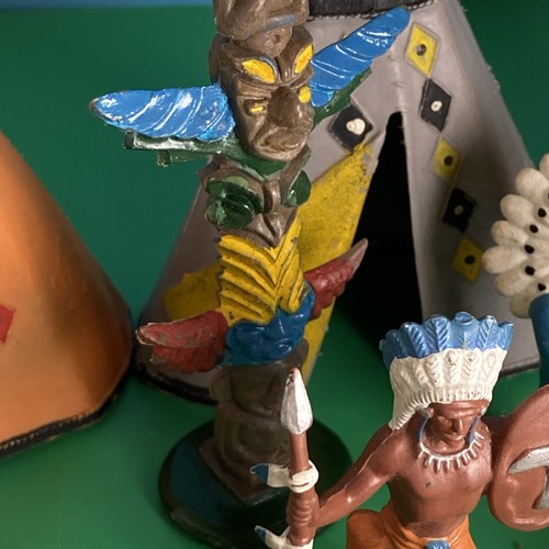Vintage Britains Plastic Indians Figures Bundle - Picture 6 of 10