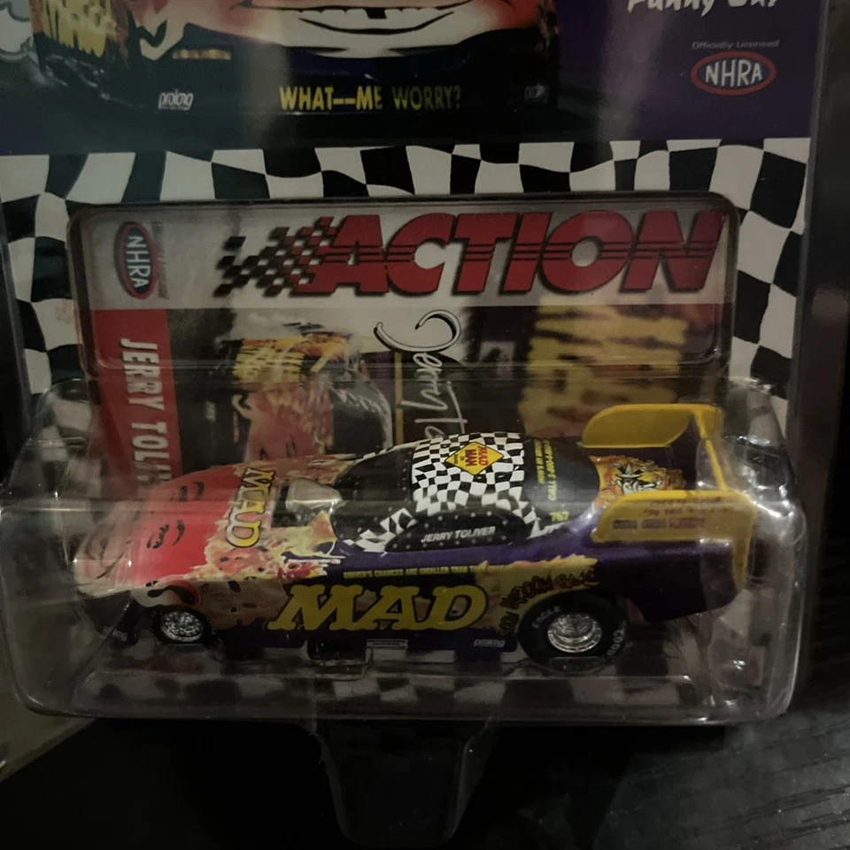 Jerry Toliver MAD Magazine 1998 Pontiac Funny Car 1998 Action 1:64 - Imagem 2 de 4