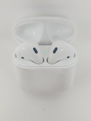 Apple AirPods 2nd Generation with Charging Case A1602 A2032 A2031   READ