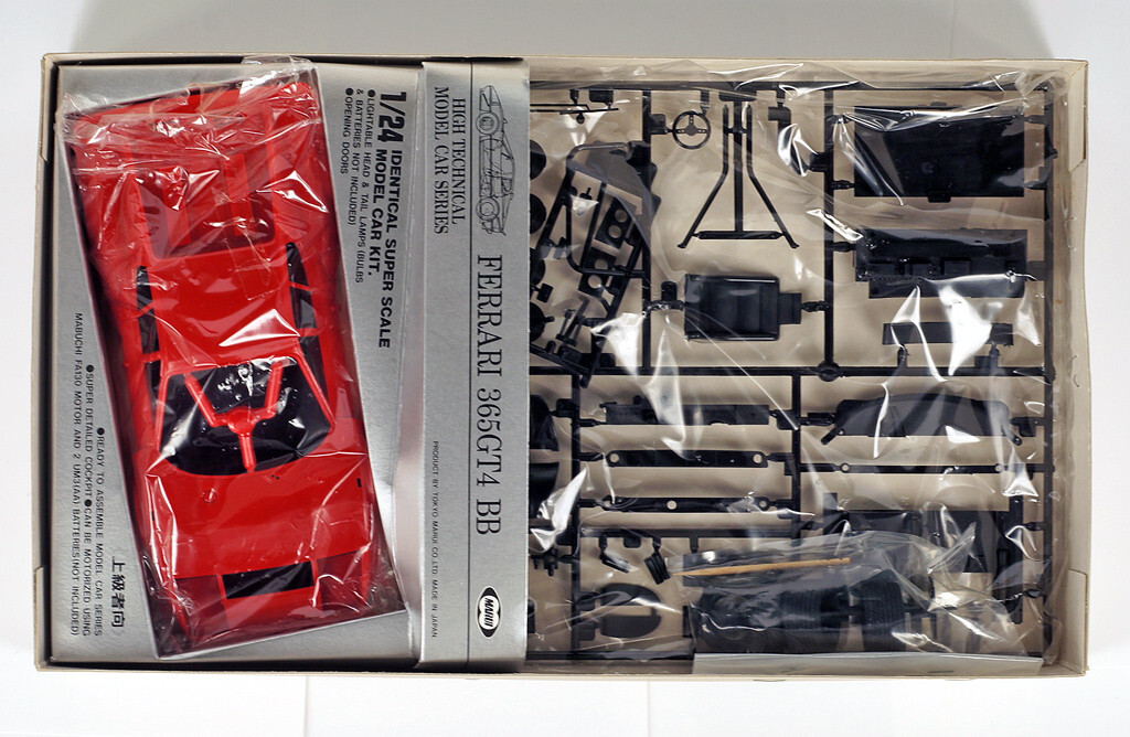 Ferrari 512BB 1/24 プラスチックモデルキット Ferrari 512BB 1/24 プラスチックモデルキット Building the