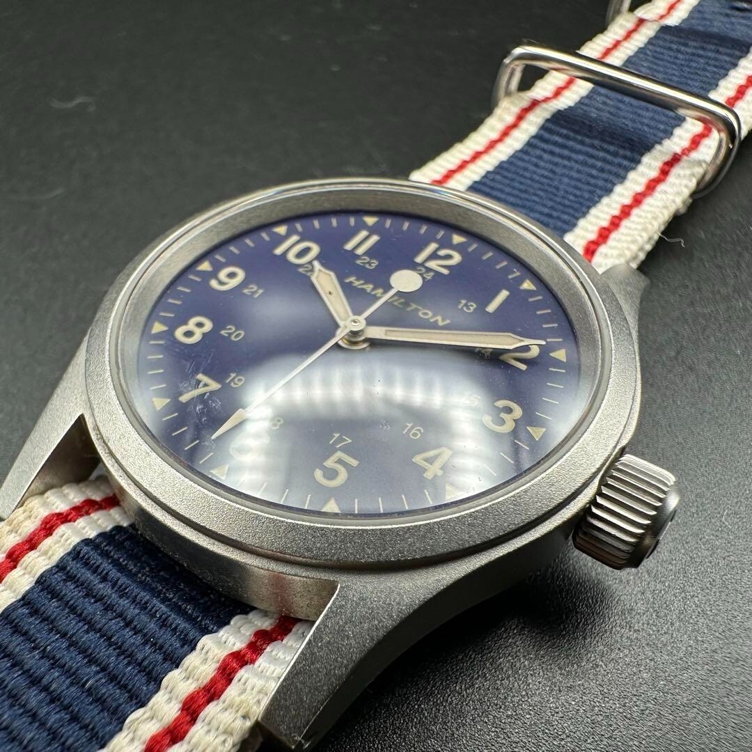 【美品】ハミルトン HAMILTON H697190 SHIPS コラボモデル 美品 ハミルトン HAMILTON H697190 カーキ ブルー 手巻き 時計
