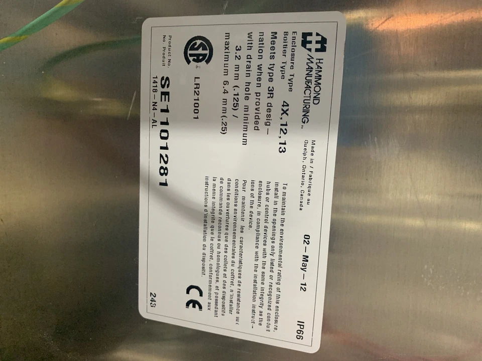 CAJA PANEL CARCASA ELÉCTRICA HAMMOND 2'X2'X8" ALUMINIO CON CAPÓ Y CUBIERTAS DE VENTILADOR Foto 3 de 4