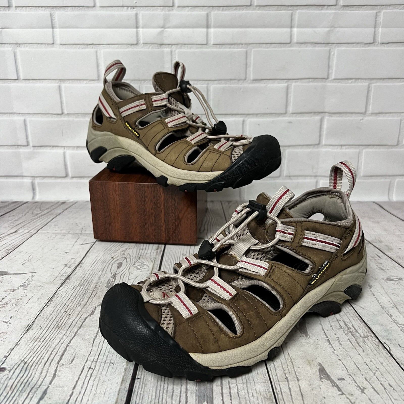 Scarpe sandali Keen donna marroni con coulisse sussurro escursionismo comodi taglia 6