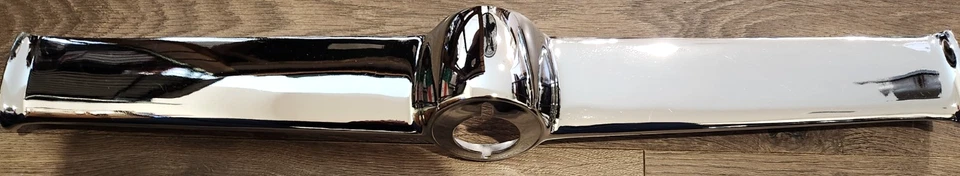 Riel de parachoques serie 40 1946 a 1948 todo y 1949 repuesto por fabricante original, ¡se ve muy bien! Foto 2 de 3