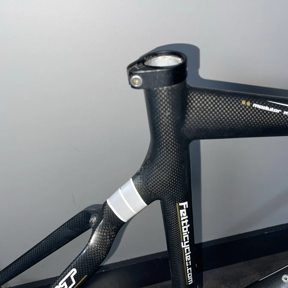 Juego de cuadro de carbono Felt F1, 56 cm, freno de llanta, eje QR, abrazadera de tija de sillín Campagnolo Foto 4 de 4