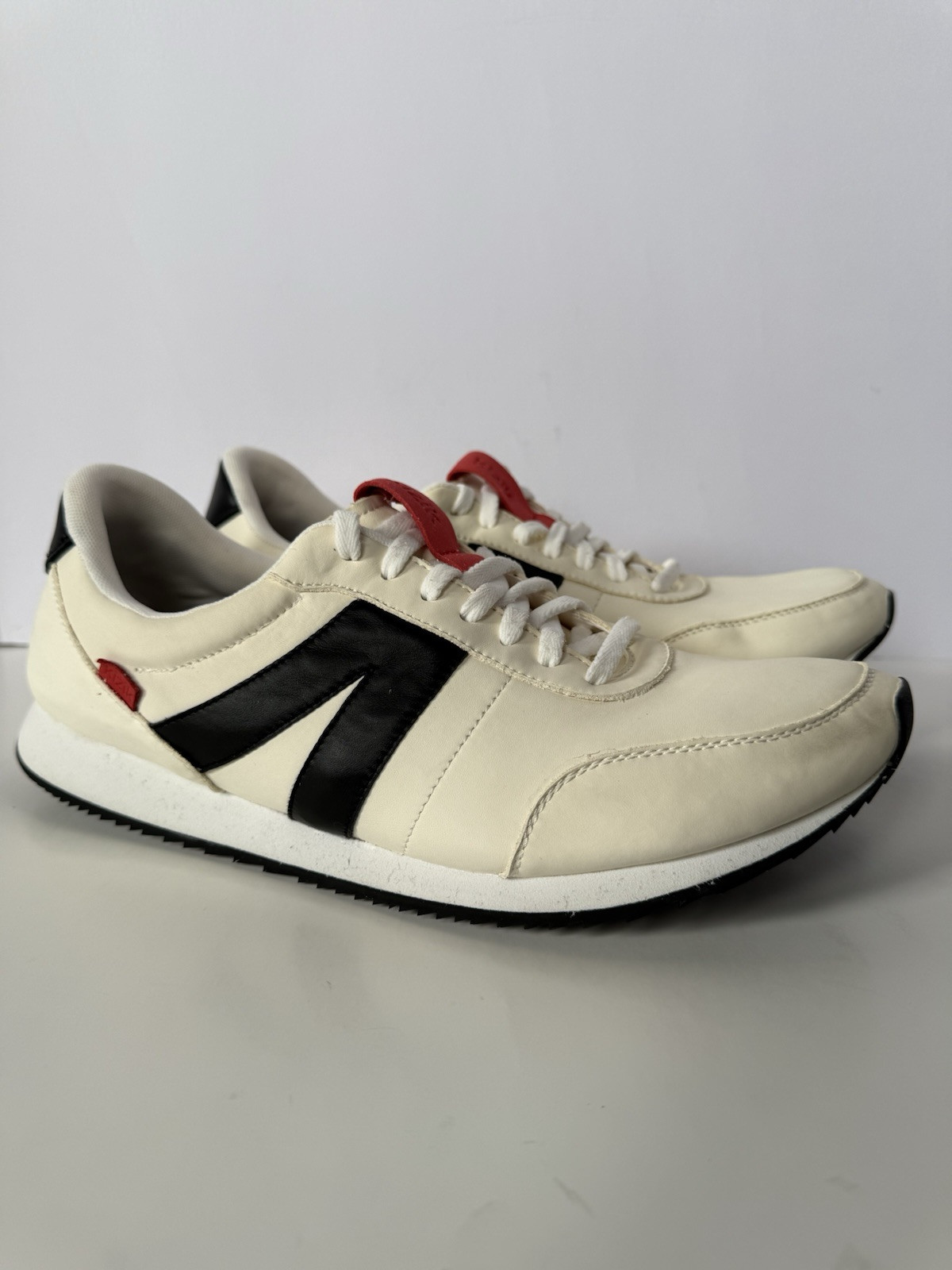 Kizik Milan Optic White Men Size 14 Athletic Comfort Suede Sneaker