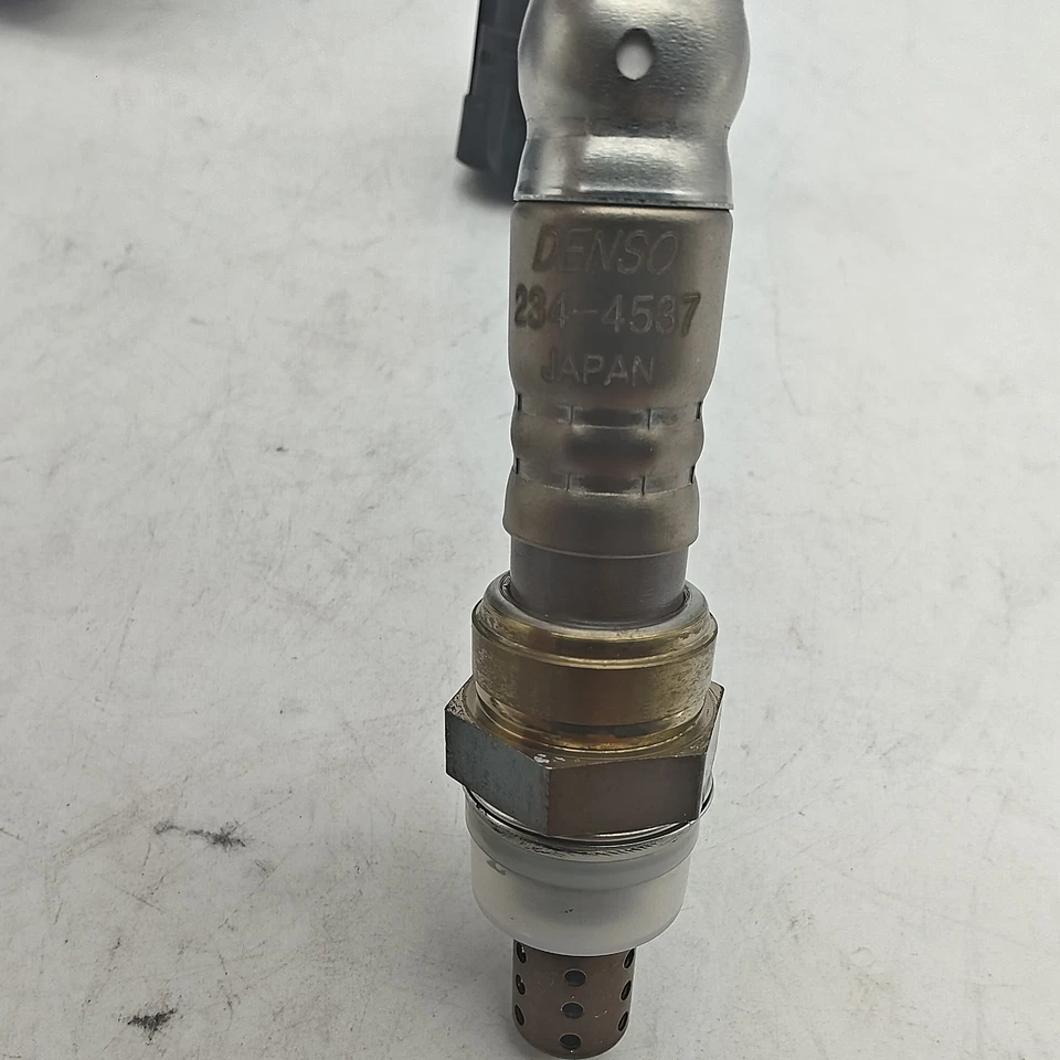 New Denso O2 Oxygen Sensor UP 213-4537 For 2008-2015 Chevy Chevrolet Malibu Vue Foto 3 de 4