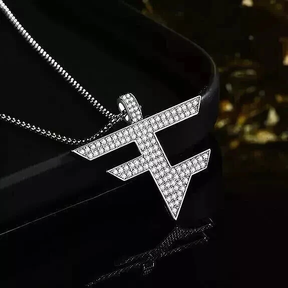 Colgante Faze Belleza Diamante Creado en Laboratorio Corte Redondo 1.50Ct Chapado en Oro Blanco 14K Foto 4 de 4