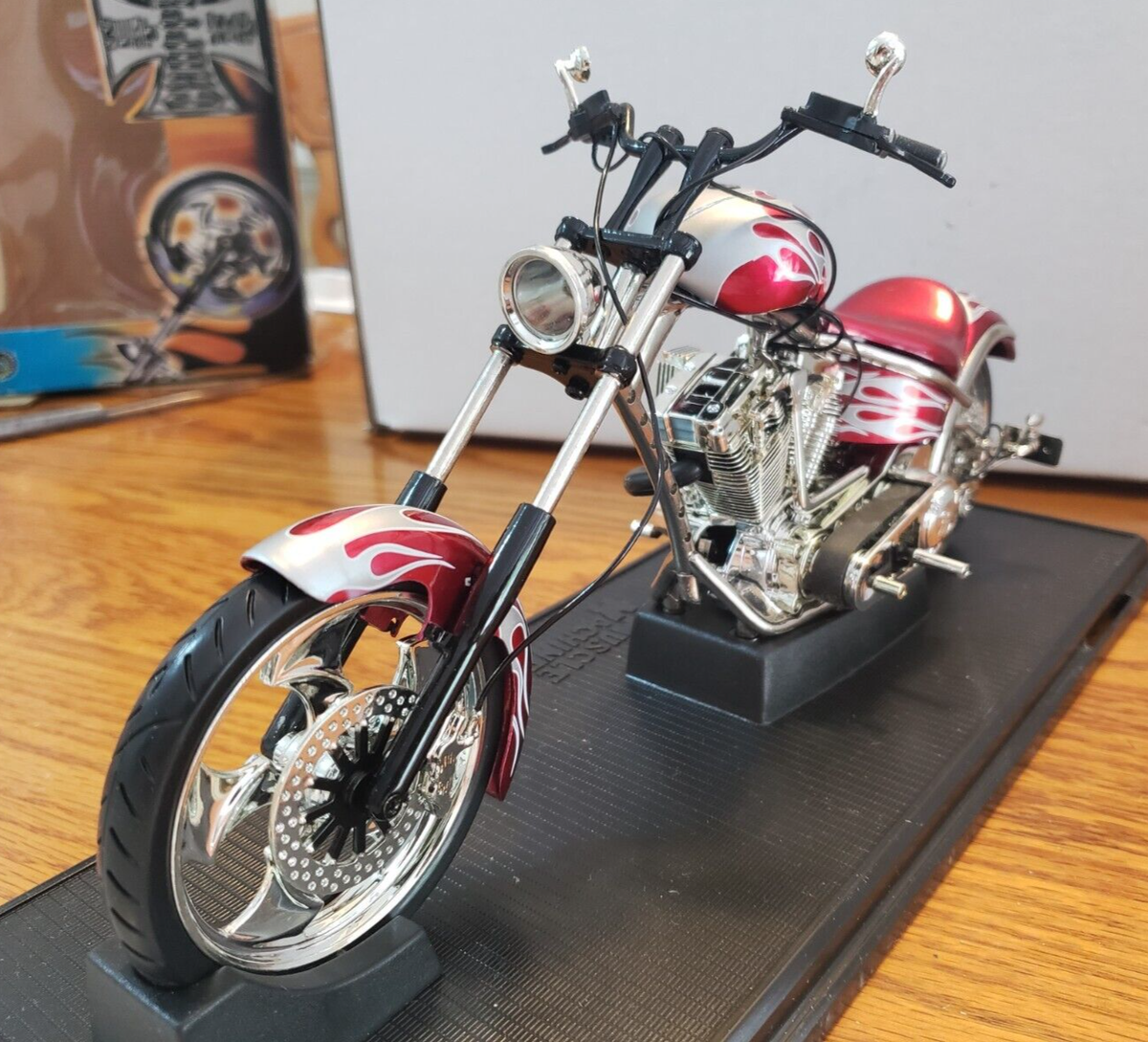 ウエストコーストチョッパーズ バイク ミニカー 1/18 ブラック送料無料