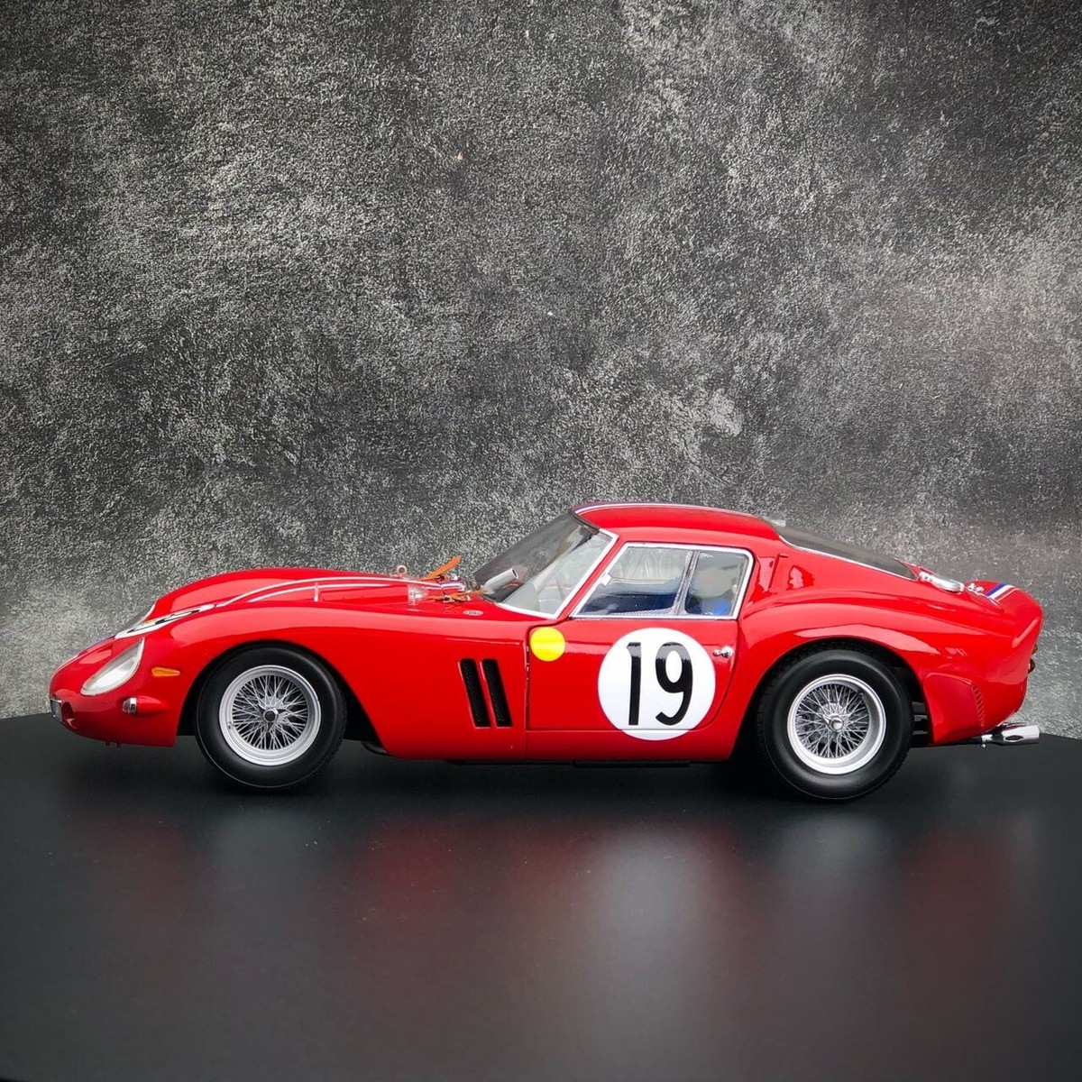 Kyosho 1/18 Ferrari 250 GTO 1962 Le Mans #19 Noblet/Guichet Red